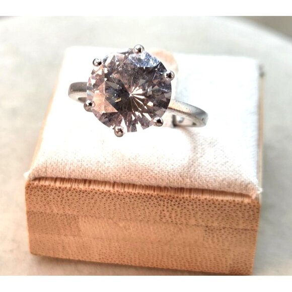 Silver Plated Round Cut Clear CZ Solitaire Engagement Ring Size 9 Elegant Desig - Picture 1 of 6
